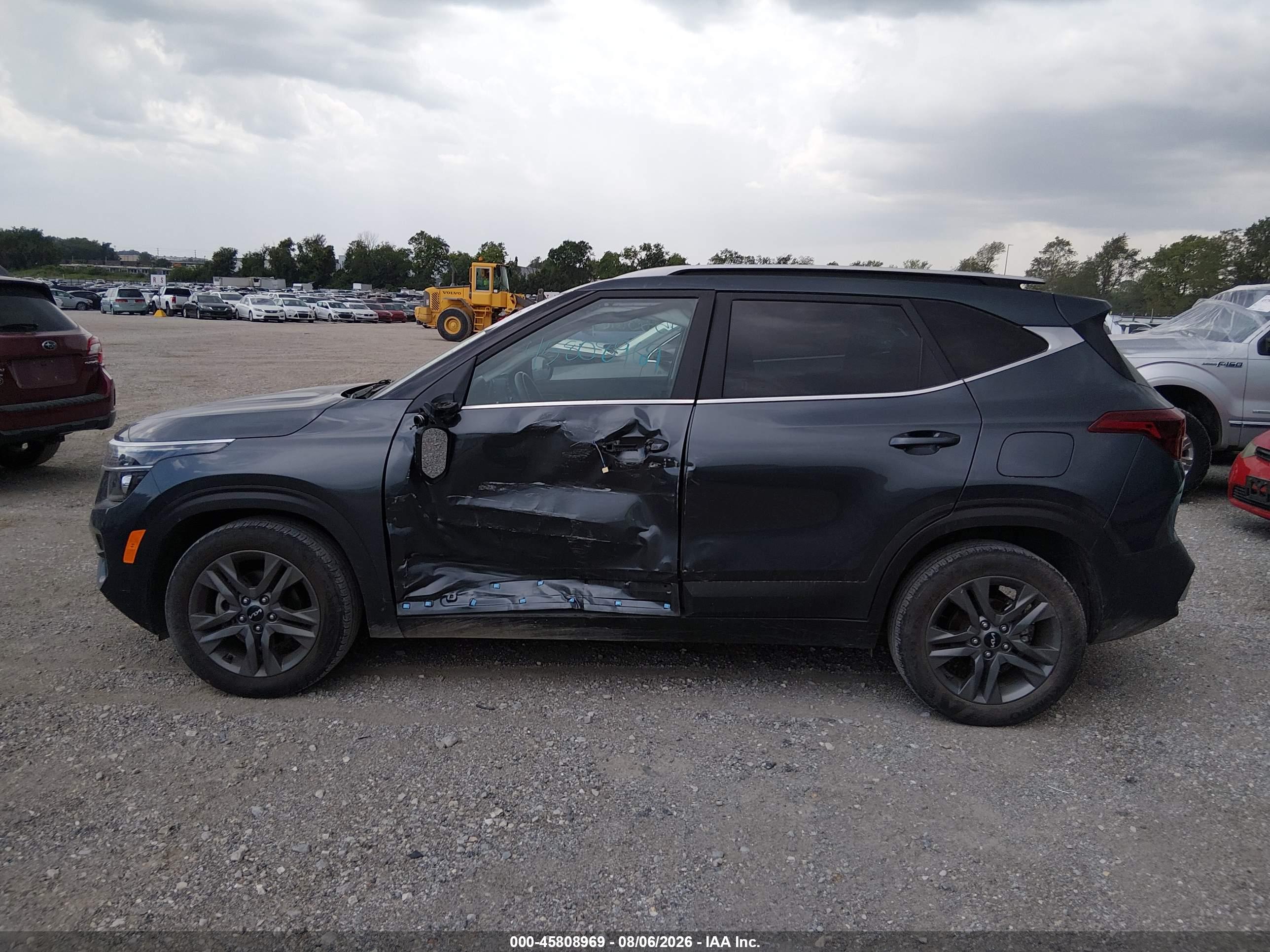 2023 KIA SELTOS S
