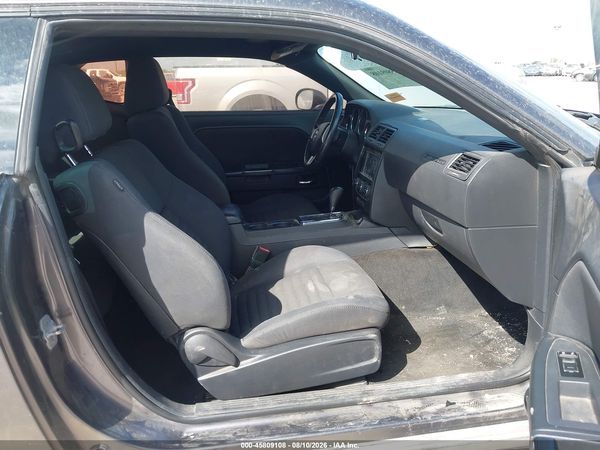 2013 DODGE CHALLENGER SXT