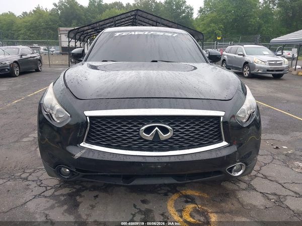 2017 INFINITI QX70