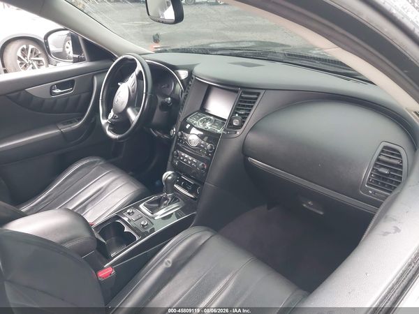 2017 INFINITI QX70