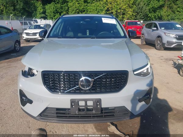 2025 VOLVO XC40 B5 PLUS DARK THEME