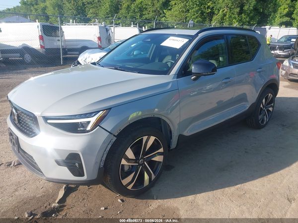 2025 VOLVO XC40 B5 PLUS DARK THEME