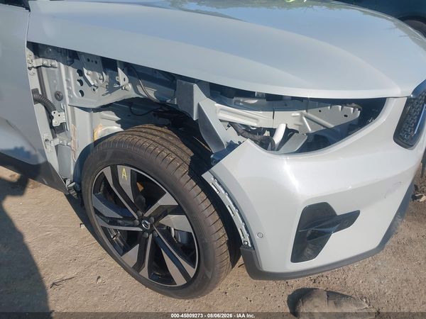 2025 VOLVO XC40 B5 PLUS DARK THEME
