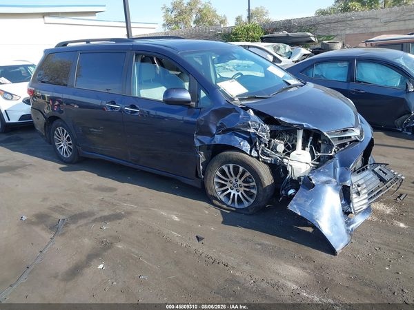 2019 TOYOTA SIENNA XLE 8 PASSENGER
