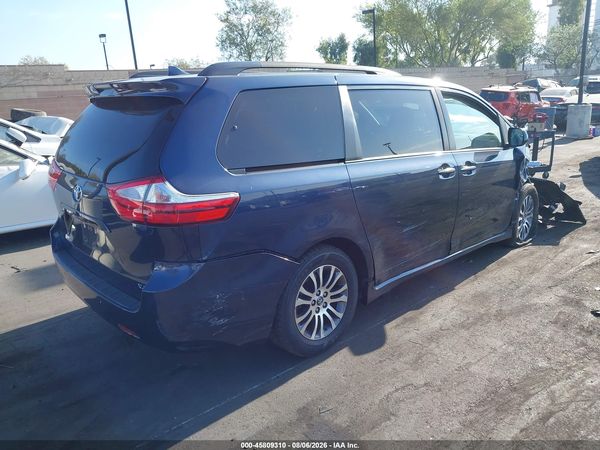 2019 TOYOTA SIENNA XLE 8 PASSENGER