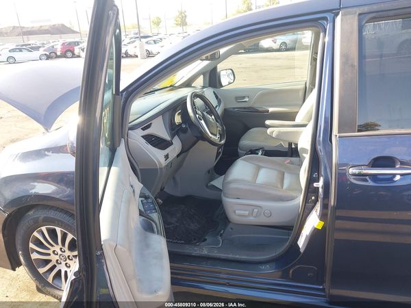 2019 TOYOTA SIENNA XLE 8 PASSENGER