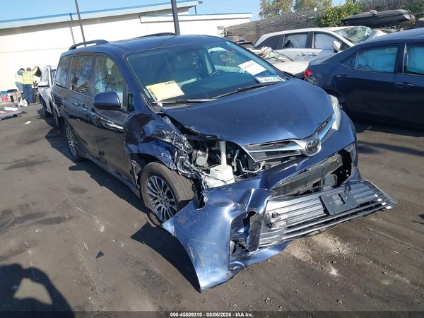 2019 TOYOTA SIENNA XLE 8 PASSENGER