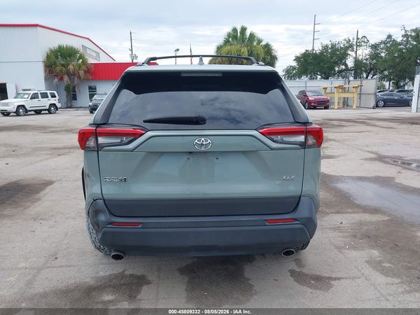 2019 TOYOTA RAV4 XLE