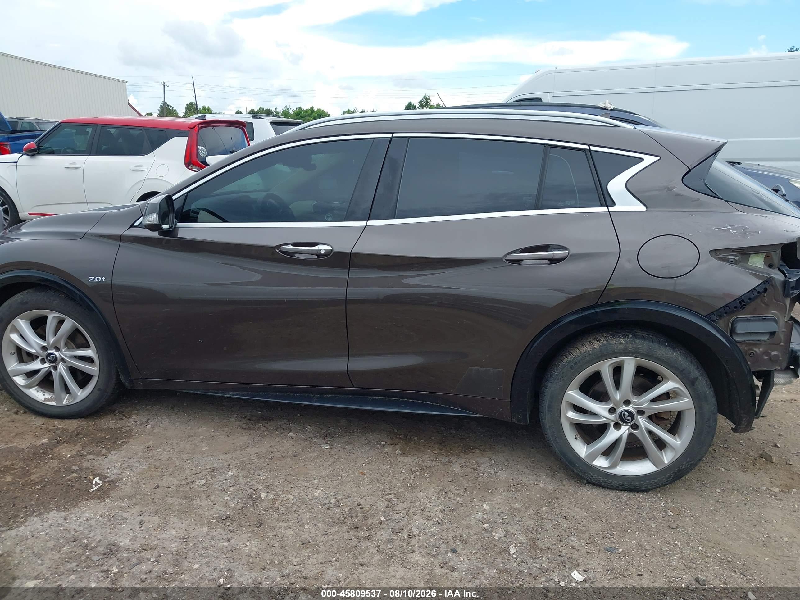2017 INFINITI QX30 PREMIUM