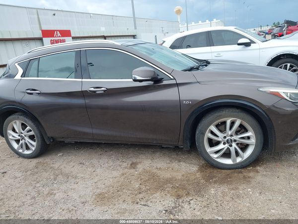 2017 INFINITI QX30 PREMIUM