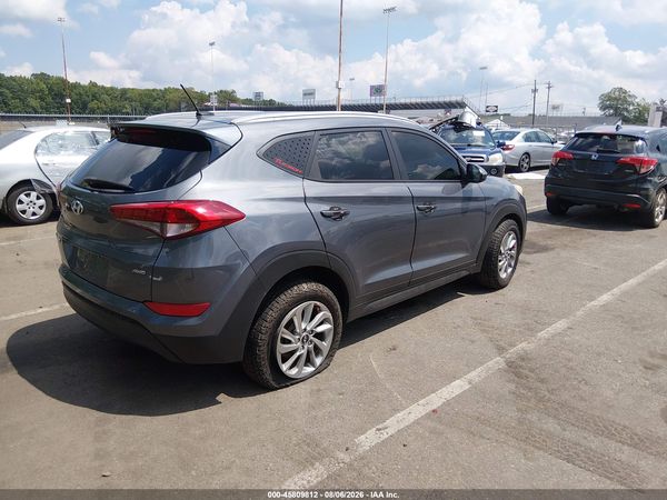 2016 HYUNDAI TUCSON SE