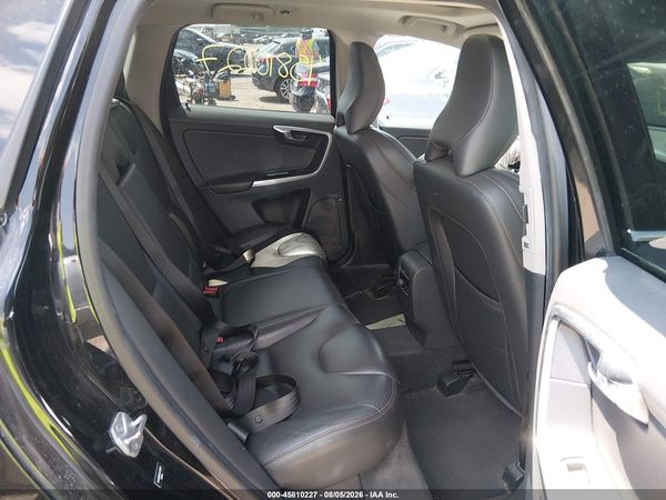 2017 VOLVO XC60 T5 DYNAMIC