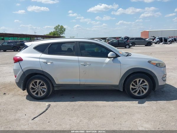 2016 HYUNDAI TUCSON SE