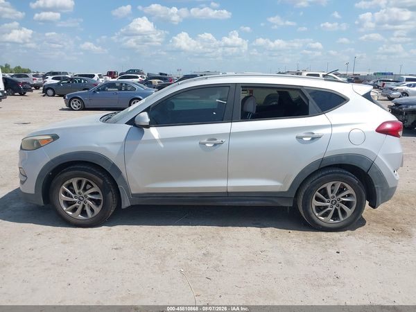 2016 HYUNDAI TUCSON SE