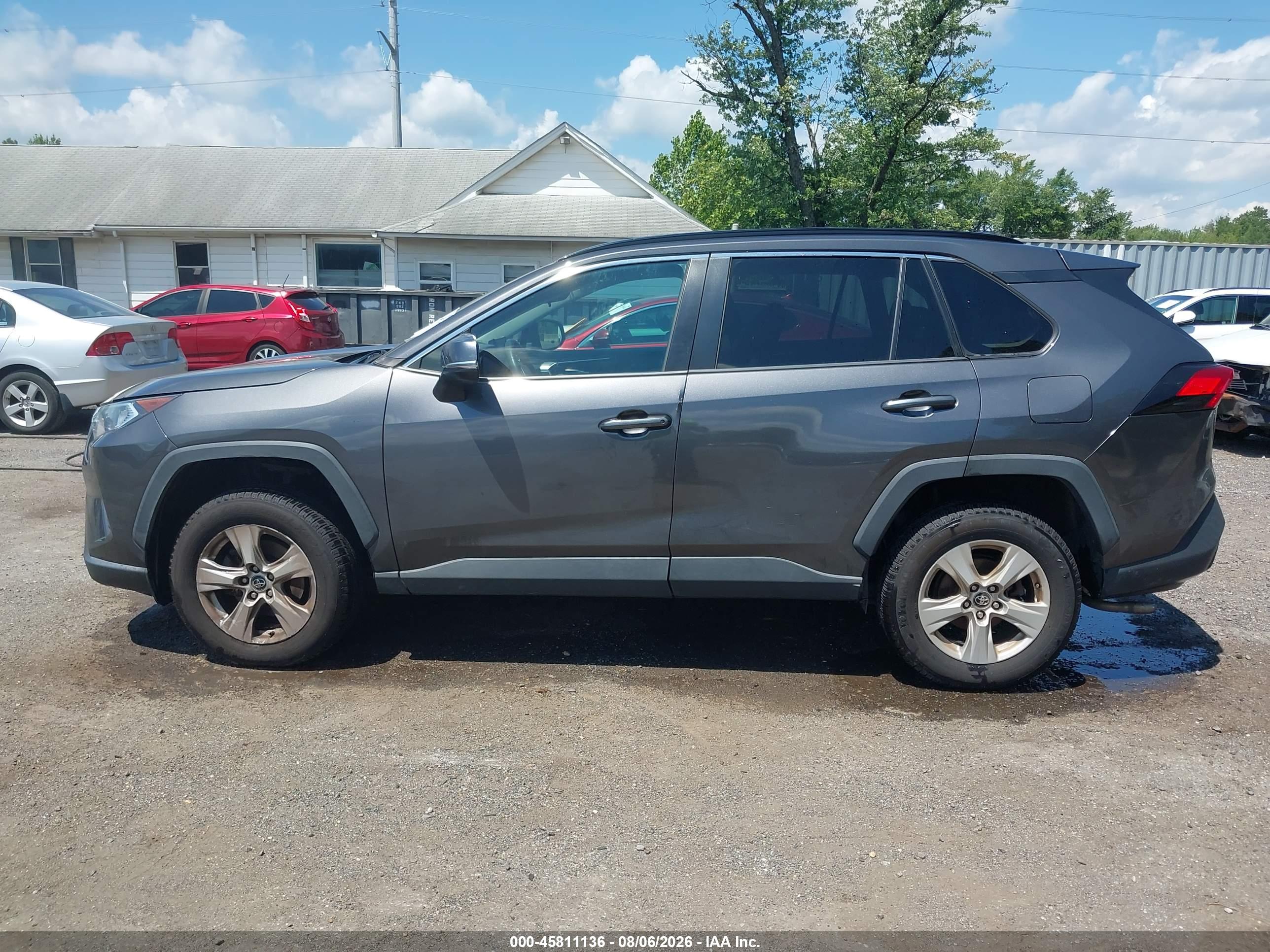 2019 TOYOTA RAV4 XLE