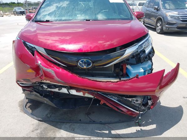 2023 TOYOTA SIENNA LIMITED