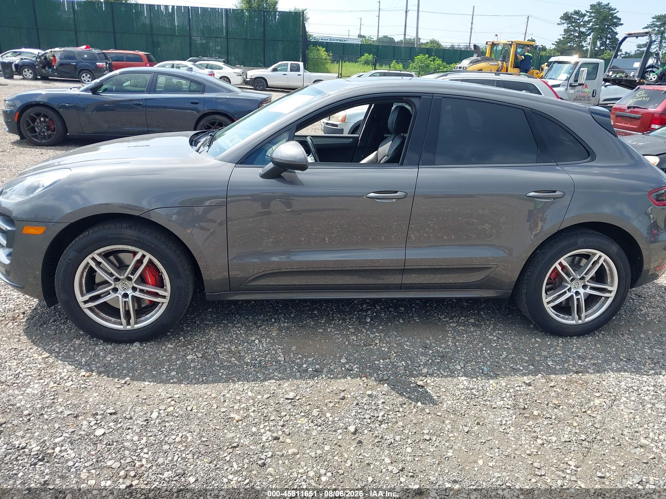 2016 PORSCHE MACAN TURBO