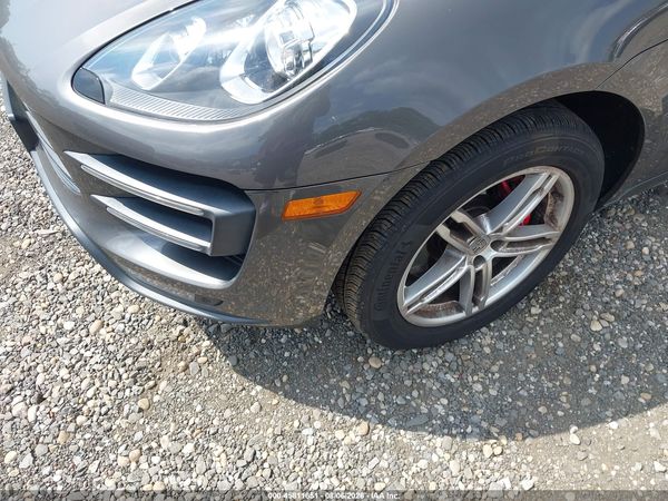 2016 PORSCHE MACAN TURBO