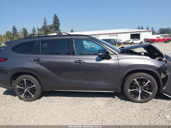 2022 TOYOTA HIGHLANDER XSE