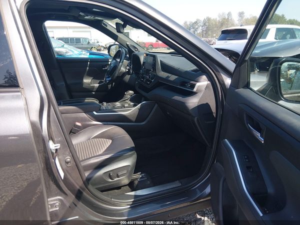 2022 TOYOTA HIGHLANDER XSE