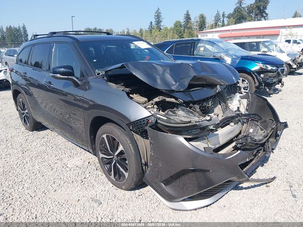 2022 TOYOTA HIGHLANDER XSE