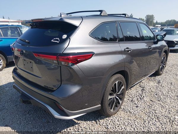 2022 TOYOTA HIGHLANDER XSE