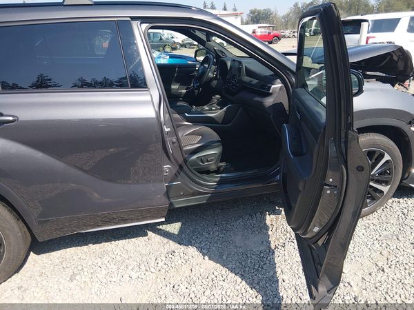 2022 TOYOTA HIGHLANDER XSE