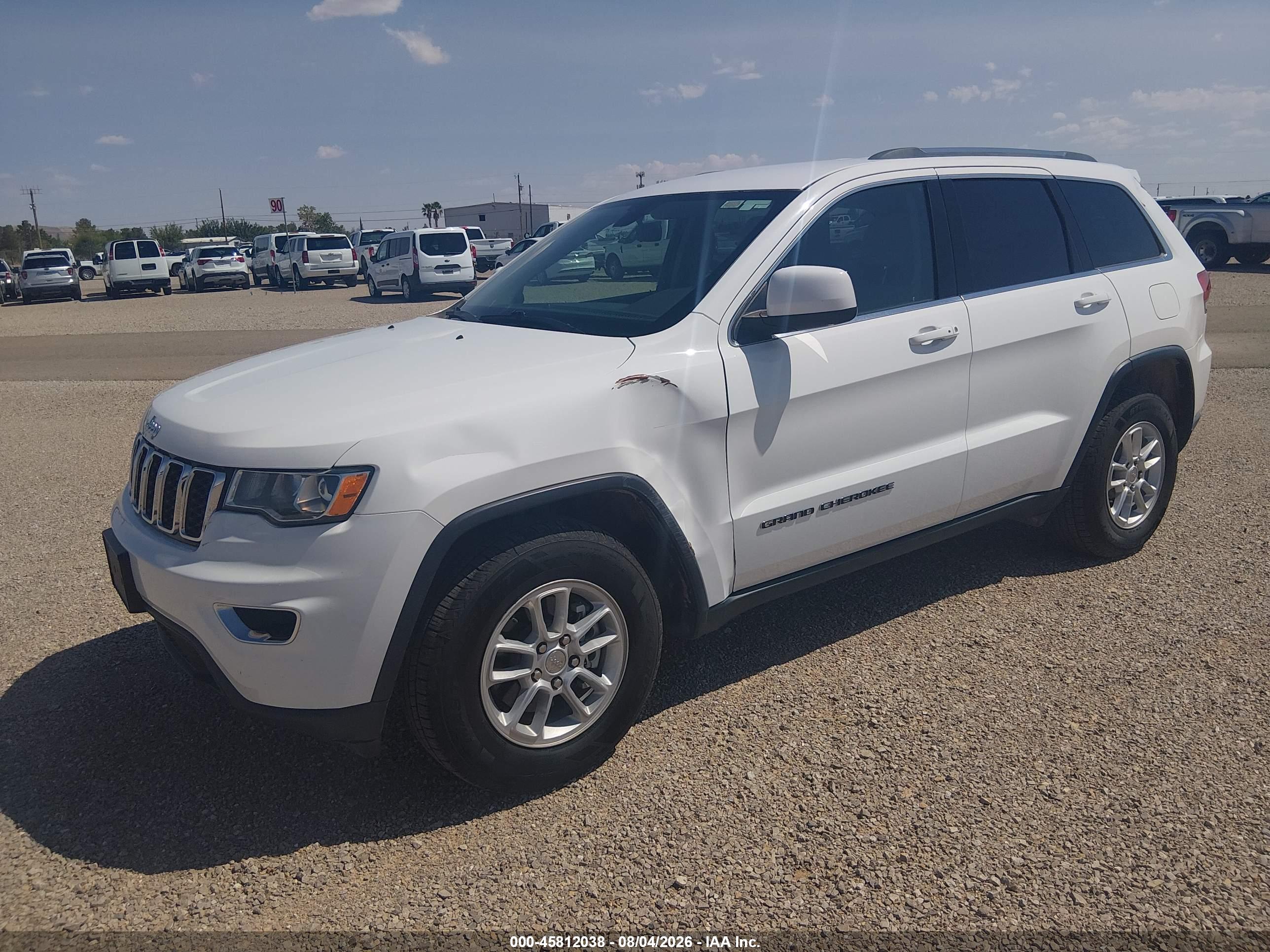 2019 JEEP GRAND CHEROKEE LAREDO E 4X2 — I2