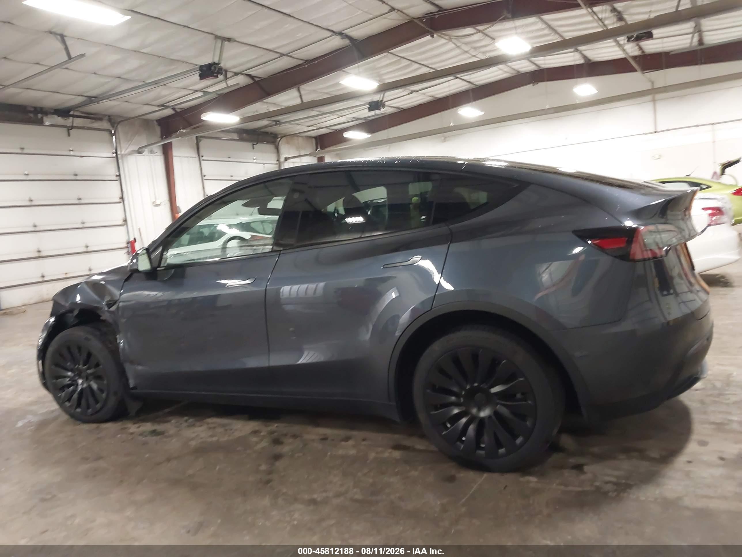 2024 TESLA MODEL Y