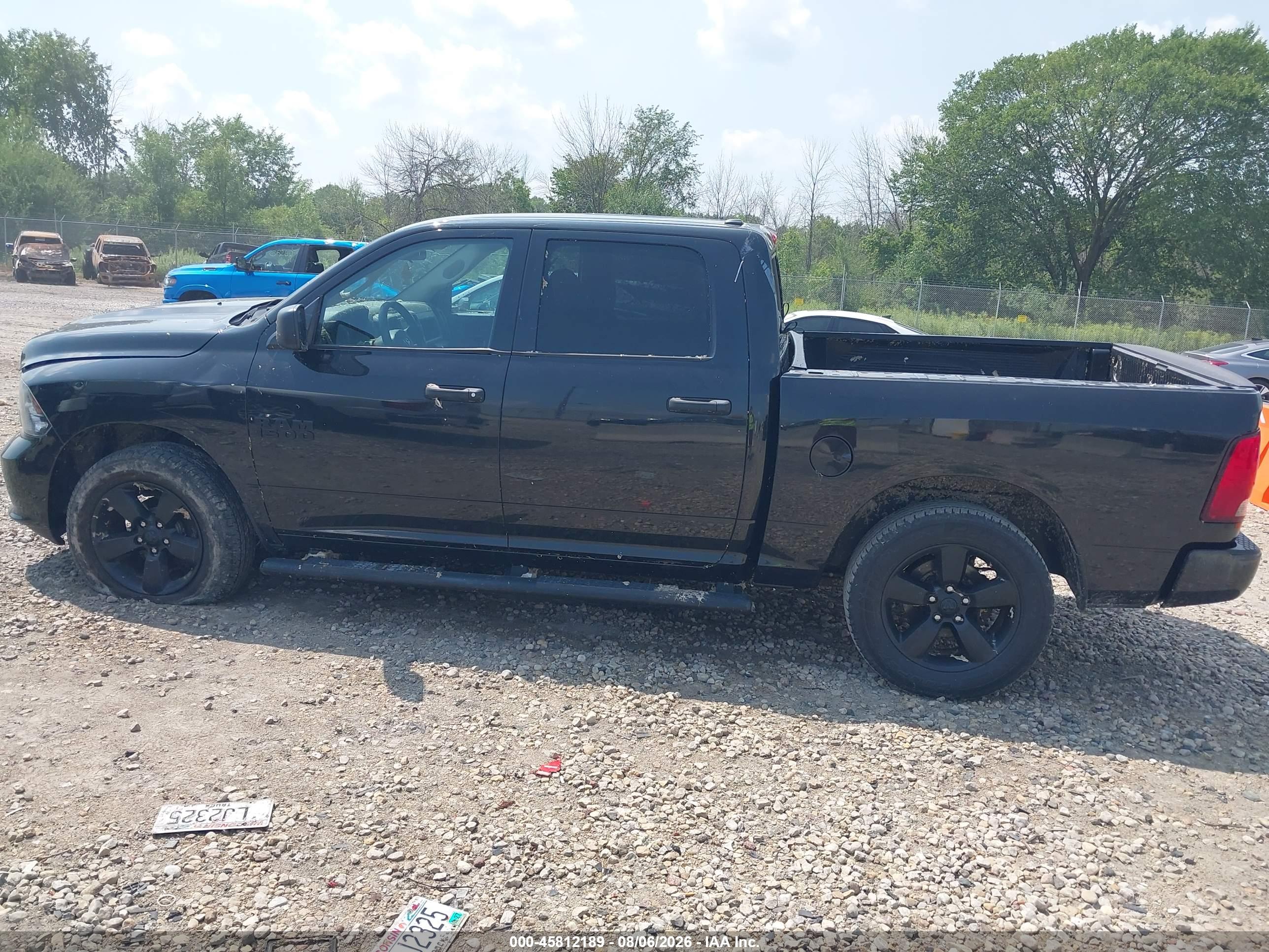 2017 RAM 1500 EXPRESS  4X4 5'7 BOX