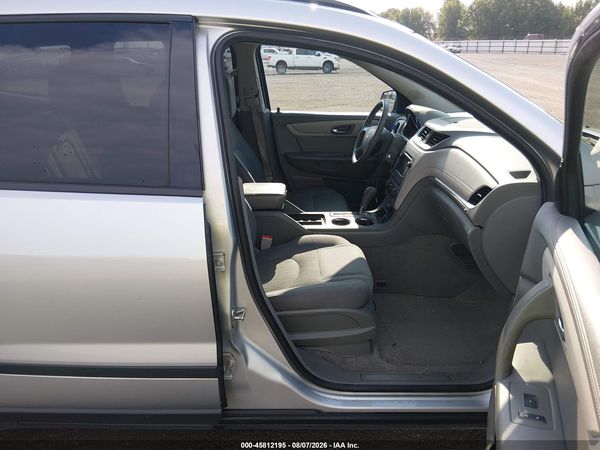 2015 CHEVROLET TRAVERSE LS — I5