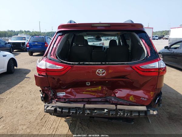 2017 TOYOTA SIENNA XLE 8 PASSENGER