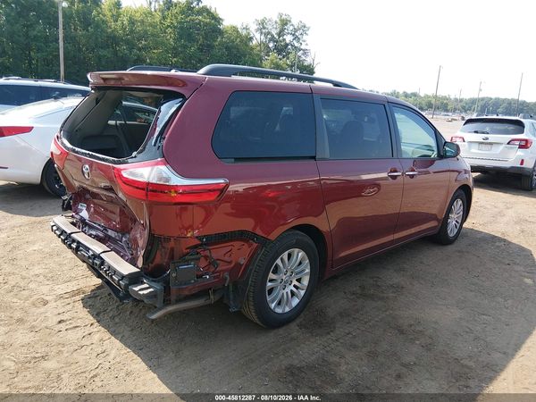 2017 TOYOTA SIENNA XLE 8 PASSENGER