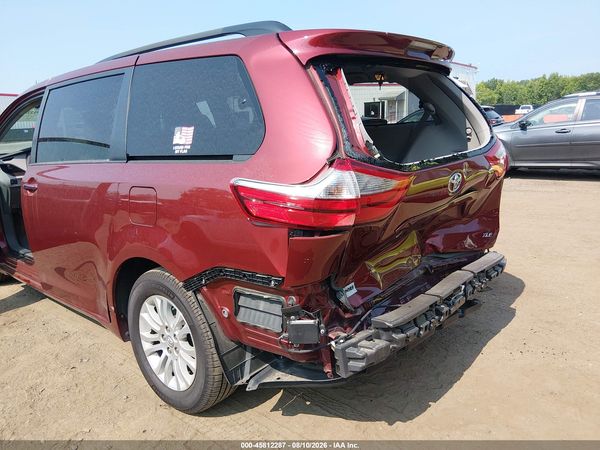 2017 TOYOTA SIENNA XLE 8 PASSENGER