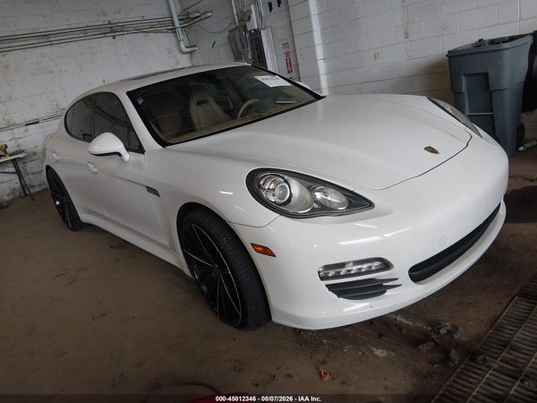 2012 PORSCHE PANAMERA 4