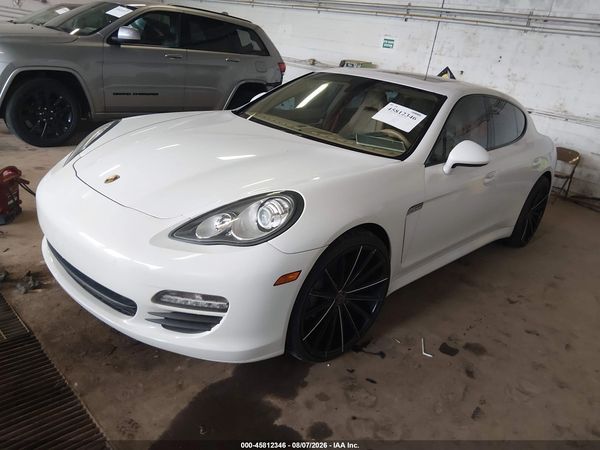 2012 PORSCHE PANAMERA 4