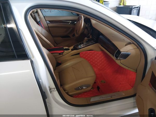 2012 PORSCHE PANAMERA 4