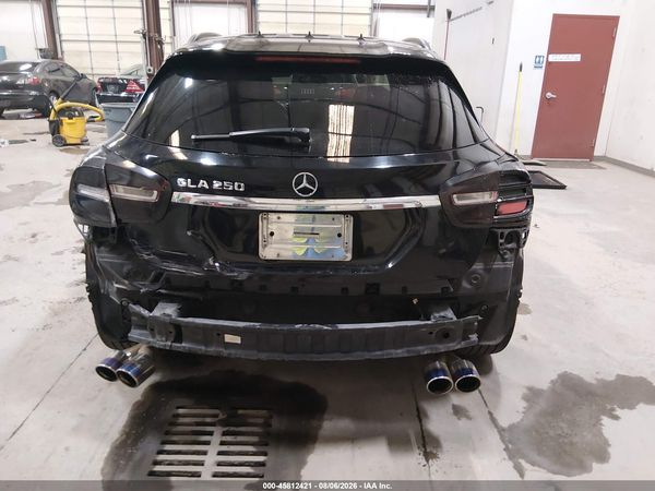 2015 MERCEDES-BENZ GLA 250 GLA250