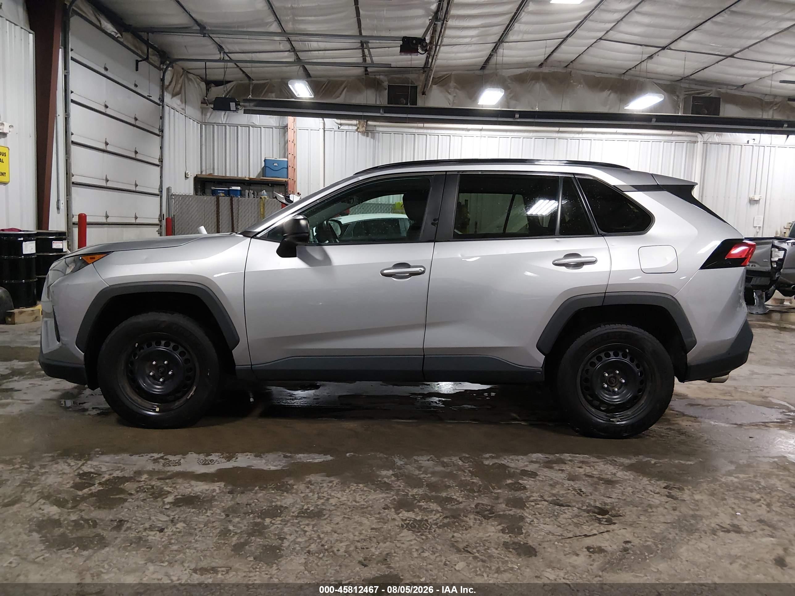 2020 TOYOTA RAV4 LE