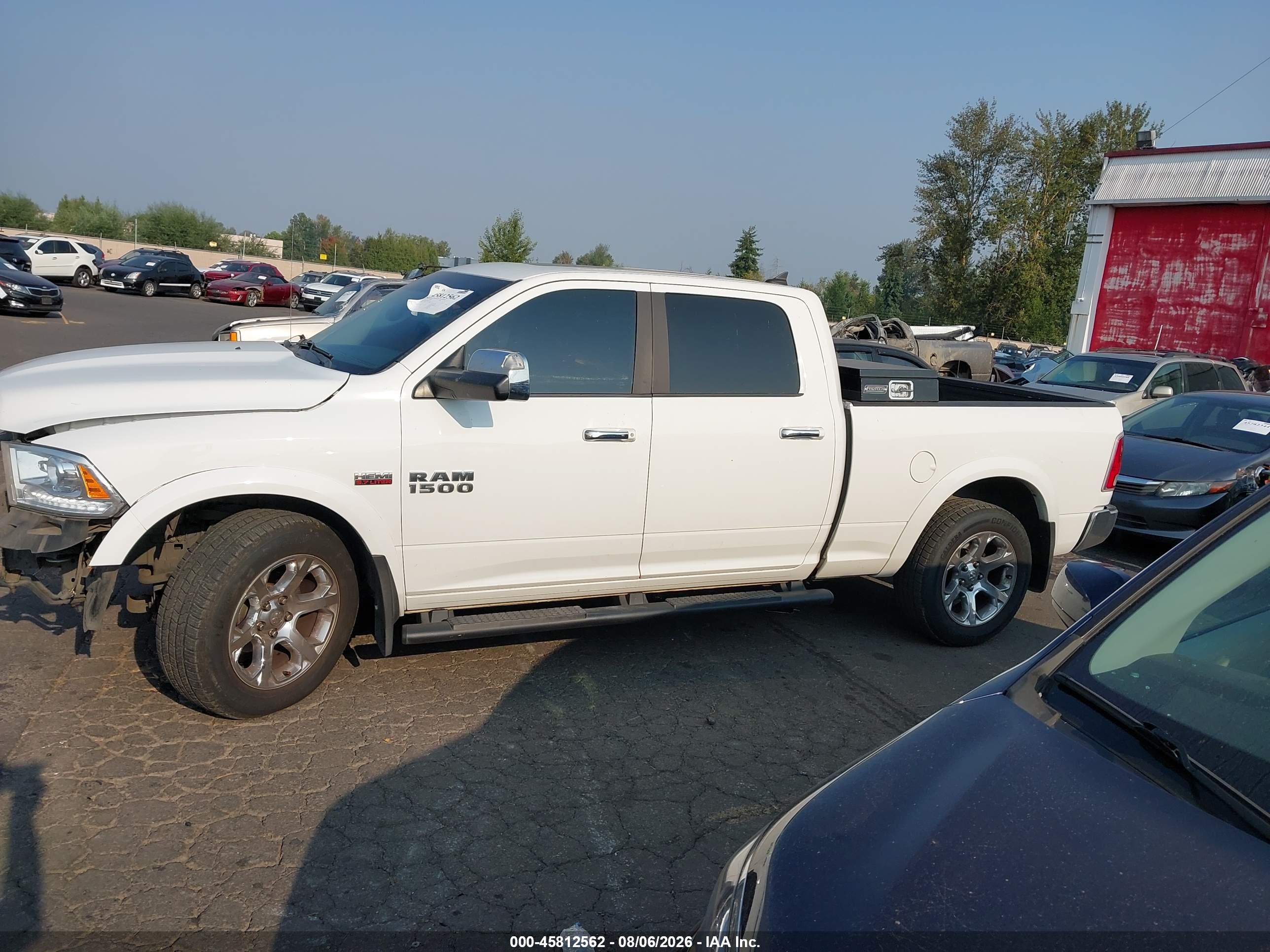 2017 RAM 1500 LARAMIE  4X4 6'4 BOX