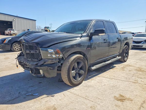 2018 RAM 1500 SLT
