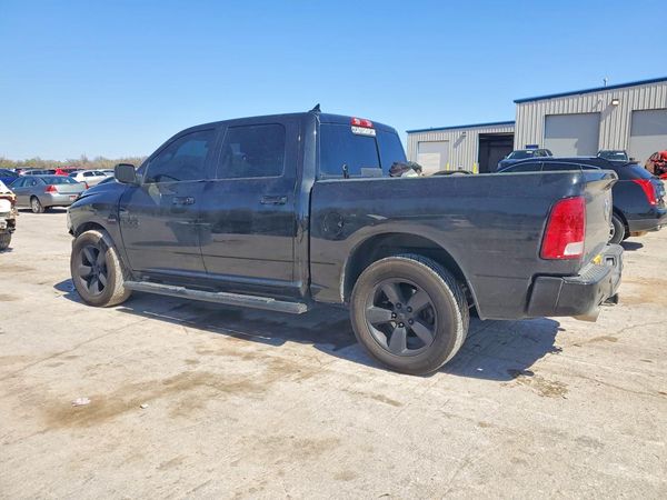 2018 RAM 1500 SLT