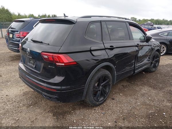 2024 VOLKSWAGEN TIGUAN 2.0T SE R-LINE BLACK — I4