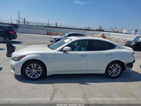 2018 INFINITI Q70 3.7 LUXE
