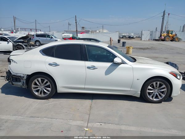 2018 INFINITI Q70 3.7 LUXE