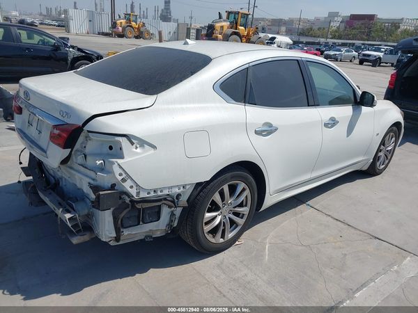 2018 INFINITI Q70 3.7 LUXE