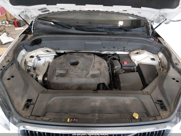 2017 VOLVO XC90 T6 MOMENTUM