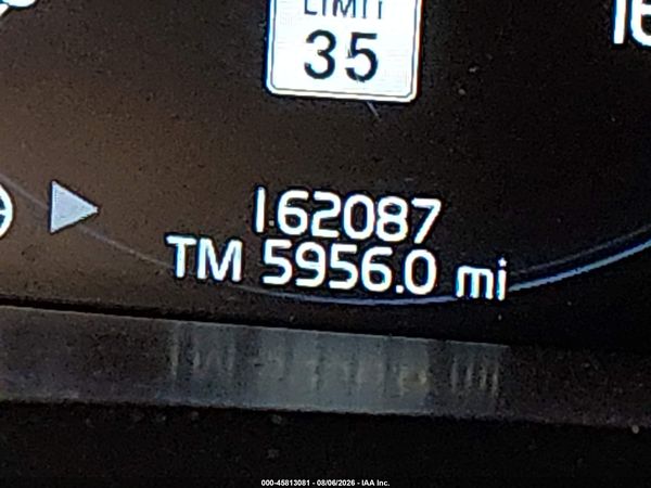 2017 VOLVO XC90 T6 MOMENTUM