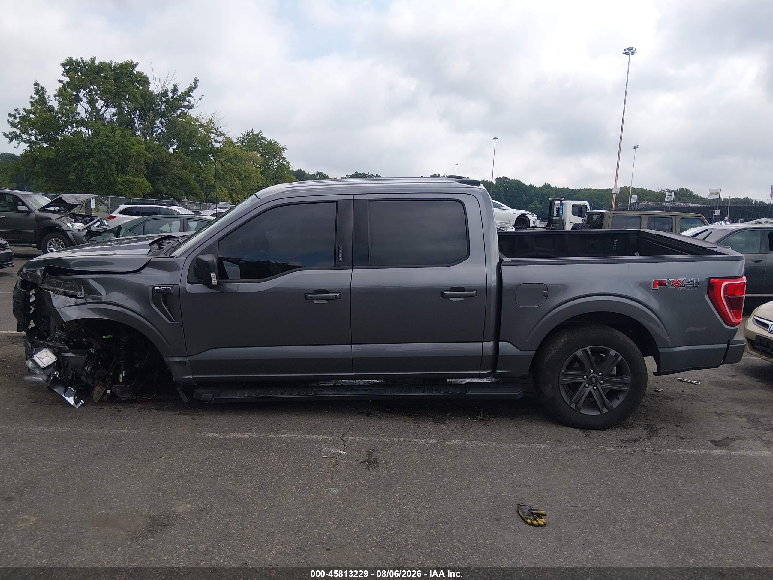 2023 FORD F-150 XLT