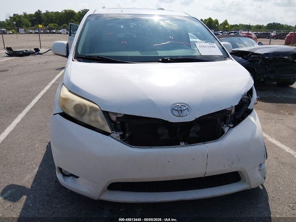 2013 TOYOTA SIENNA XLE V6 8 PASSENGER